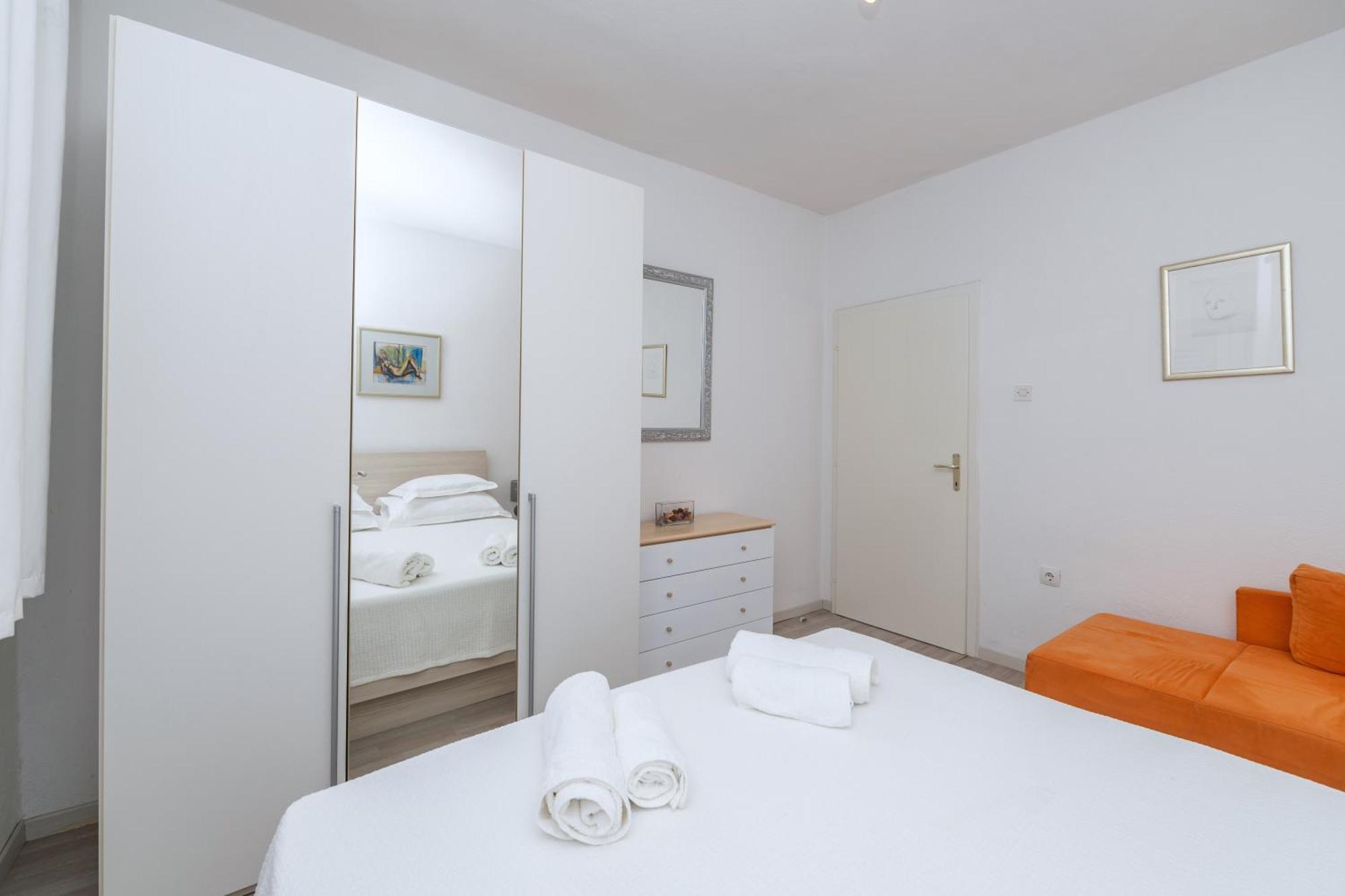 Apartments Sokol Makarska Exteriör bild